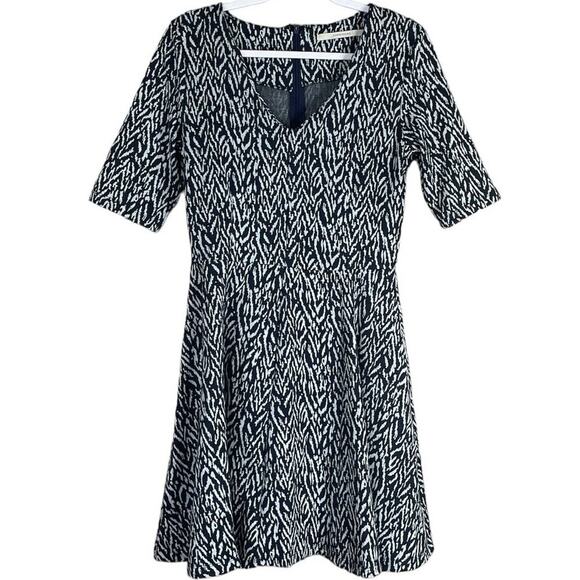 41 Hawthorn Navy Blue White Cropped Sleeve Fit & Flare V-neck Dress Size Medium - Picture 1 of 9